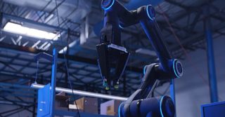 Ramię robotyczne do systemu transportu towarów wyprodukowane w 45% z części drukowanych w 3D