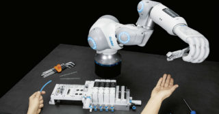 Pneumatyczna ręka robota z potencjałem współpracy człowiek-robot