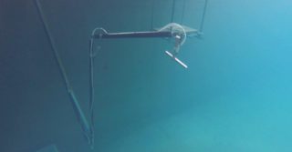 Sterowane ramię robotyczne pomaga pod wodą w elektrowni jądrowej Hinkley Point