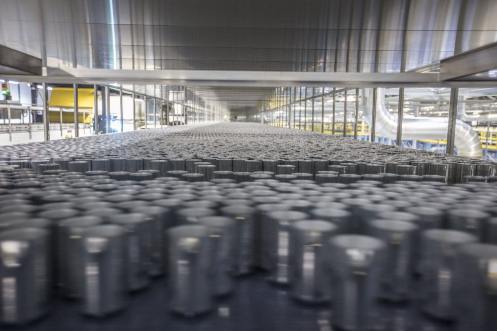 CANPACK inwestuje w nową fabrykę aluminiowych puszek do napojów w Czechach