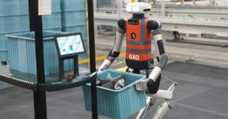GXO wdrożyło pilotażowy projekt z udziałem robota humanoidalnego