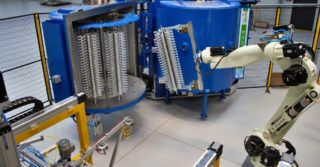 Zrobotyzowany system do procesu metalizacji tworzyw sztucznych w firmie POLITECH