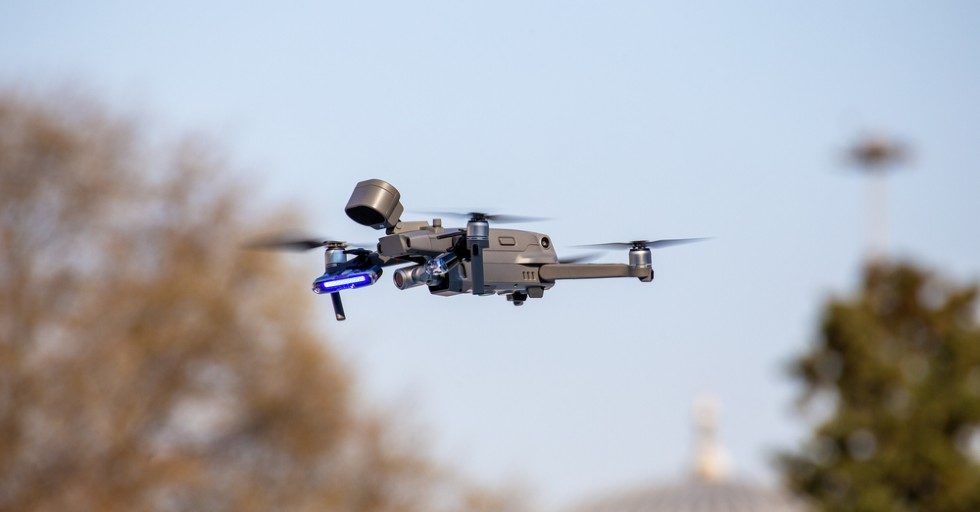 Powietrzny patrol — drony przyszłością służb?