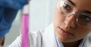 Kobiety w polskiej chemii – pierwszy raport na temat różnorodności w sektorze chemicznym