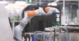 Roboty KUKA Titan na linii produkcyjnej Volkswagen Poznań