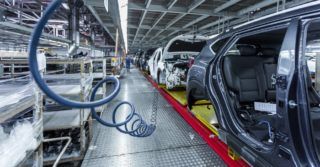 Polski sektor motoryzacyjny: spadek produkcji aut o 44,1% w pierwszych 6 miesiącach 2020