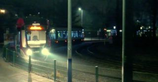 Autonomiczny tramwaj przejeżdża po krakowskich szynach