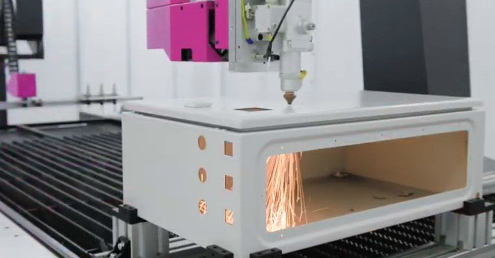 Laserowa obróbka CNC obudów szaf sterowniczych ze stali nierdzewnej