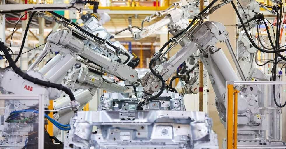 Raport IFR: Sprzedaż robotów przemysłowych na świecie w 2021