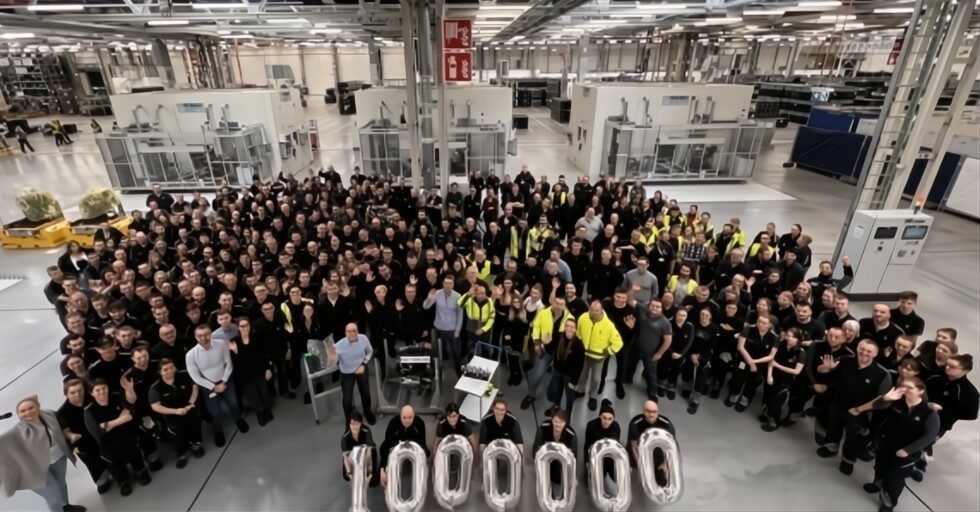 1 mln silników zjechało już z produkcji jaworskiej fabryki Mercedesa